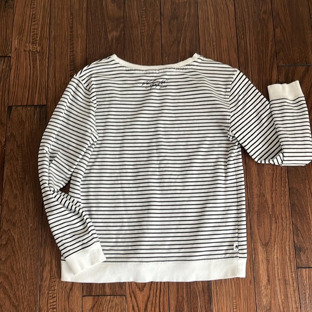 Karl Legerfeld Sweatshirt - Picture 6 of 10